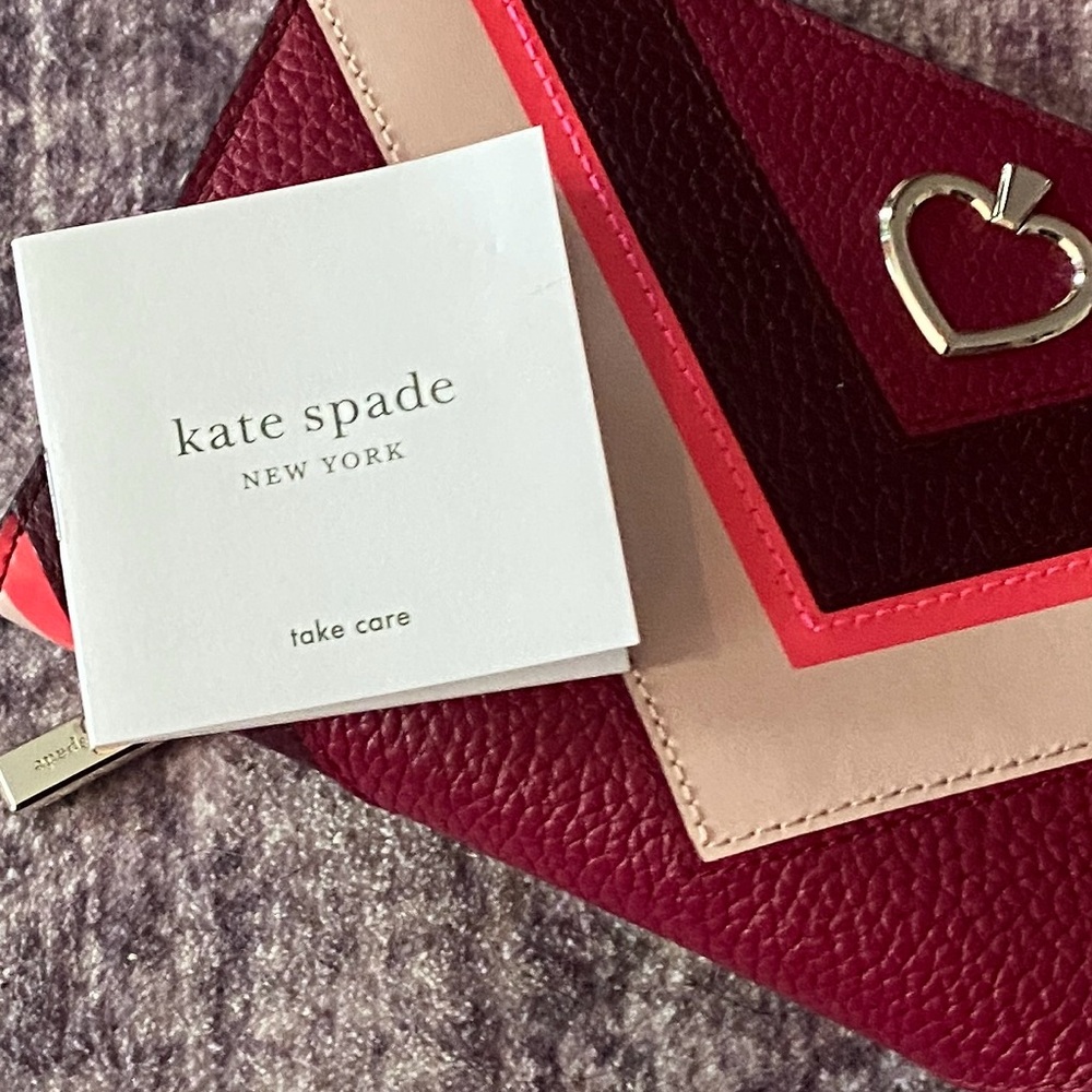 KATE SPADE WALLET KOURTNEY CHEVRON NWOT